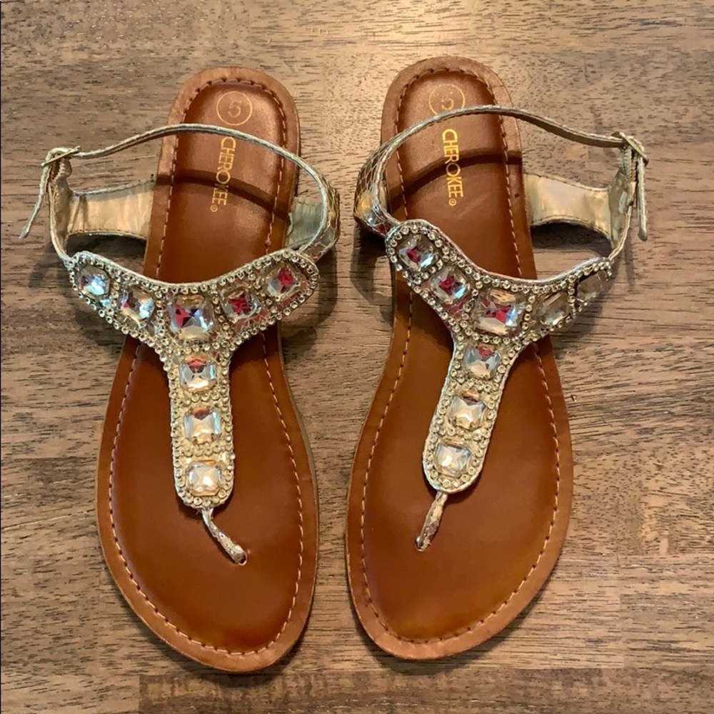 🍭3/$23 Gold Sandals☀️